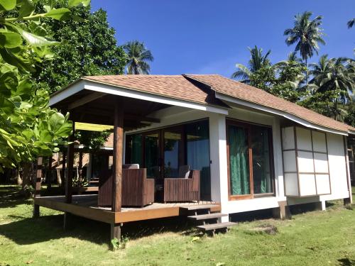 beachfront-villa-exterior-dolarog-el-nido
