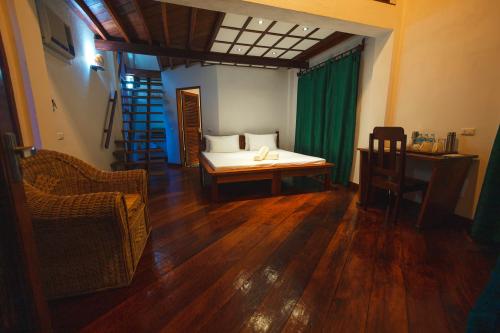 family-garden-interior-dolarog-el-nido