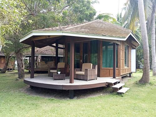 garden-villa-exterior-dolarog-el-nido